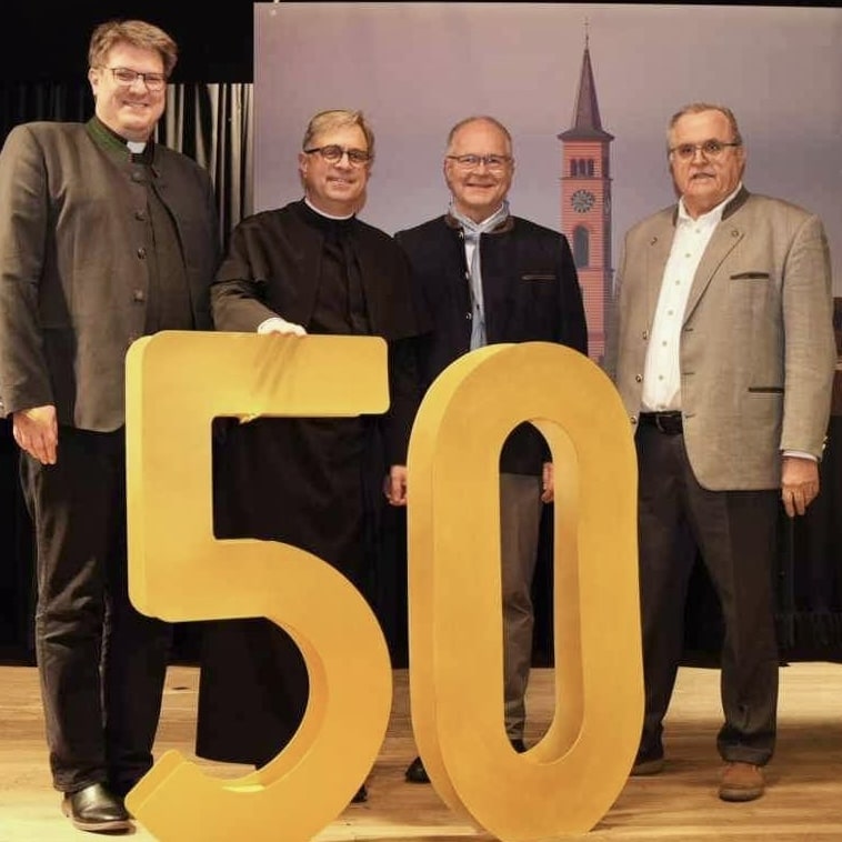 Der Pfarrgemeinderat lud ein, viele kamen. Gemeinsam feierten wir »Sankt Jakob: 50 Jahre pallottiner Pfarrei« am 21. Januar 2024.
