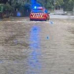 Feuerwehr hilft im Hochwasser in Friedberg