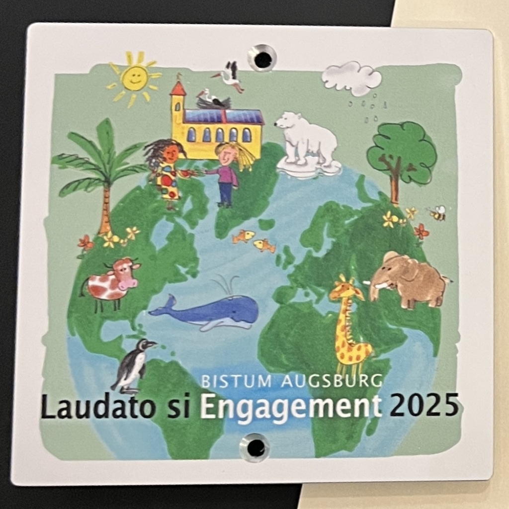 Das Divano wurde mit der Laudato-si-Plakette des Bistums Augsburg in der Kategorie Ökologische Bildung ausgezeichnet.