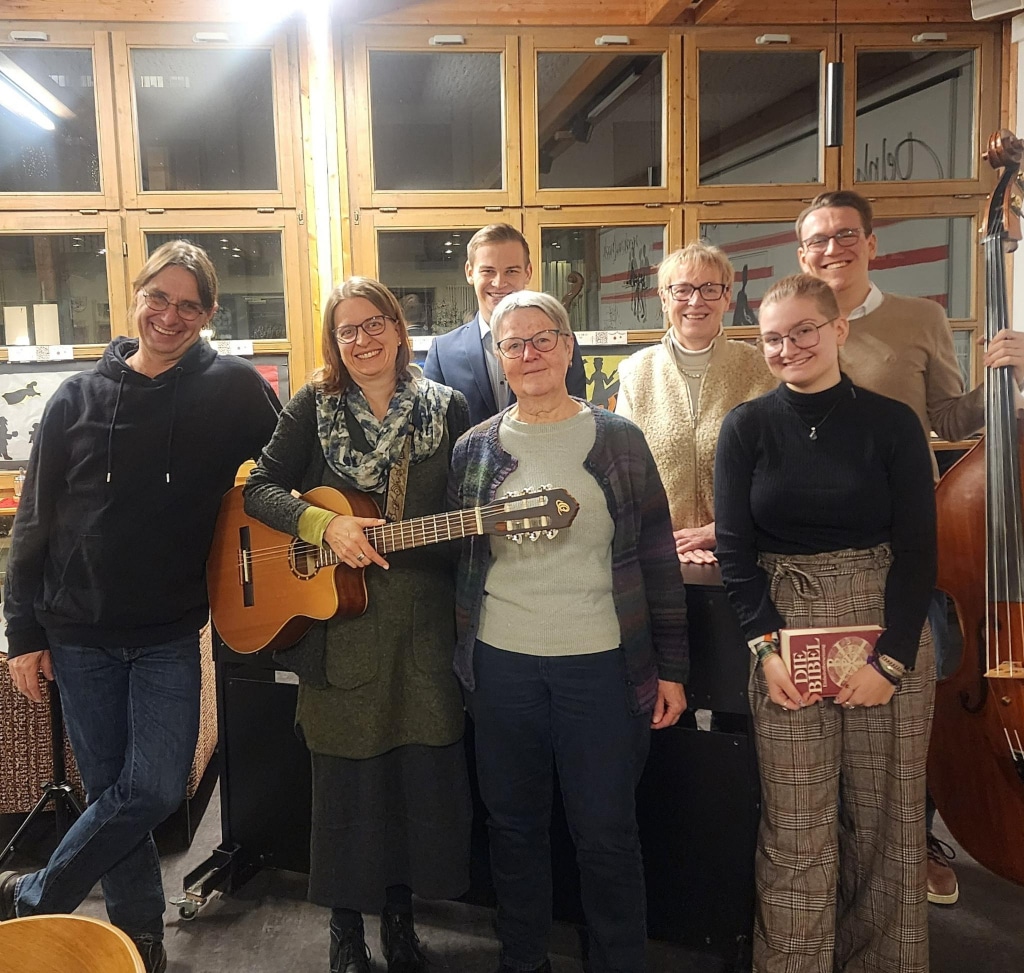 Hohe Ausgaben (neue Heizung, defekte Lüftung, gestiegene Preise etc) und stagnierende Zuschüsse des Bistums sowie geringerer Ertrag aus dem Jakobspfennig an Ostern führten zu einem Defizit in unserer Pfarrei.